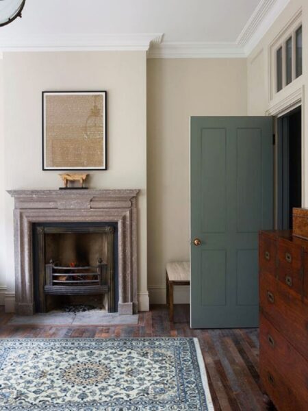 Fine Persian Nain hover